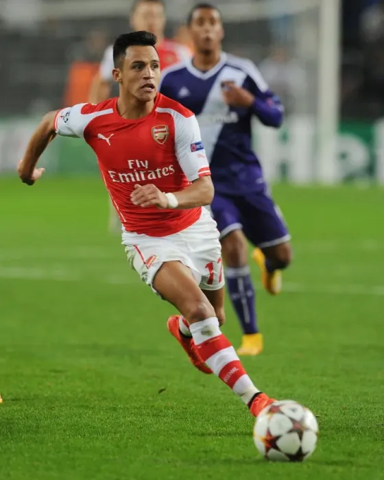 Framed Print : Alexis Sanchez: Arsenal's Star Forward in UEFA Champions League Action against RSC Anderlecht (2014)