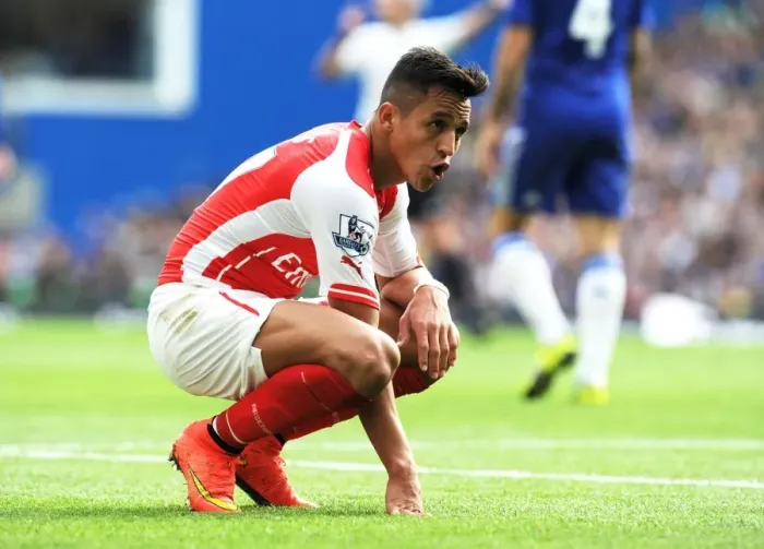 Framed Print : Alexis Sanchez: Battle at Stamford Bridge - Chelsea vs Arsenal, Premier League 2014-15 Framed Print : Alexis Sanchez: Battle at Stamford Bridge - Chelsea vs Arsenal, Premier League 2014-15