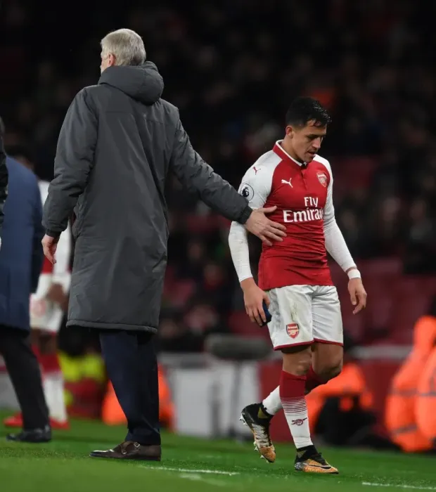Framed Print : Alexis Sanchez Bids Farewell to Arsene Wenger: Arsenal v Newcastle United, Premier League (2017)