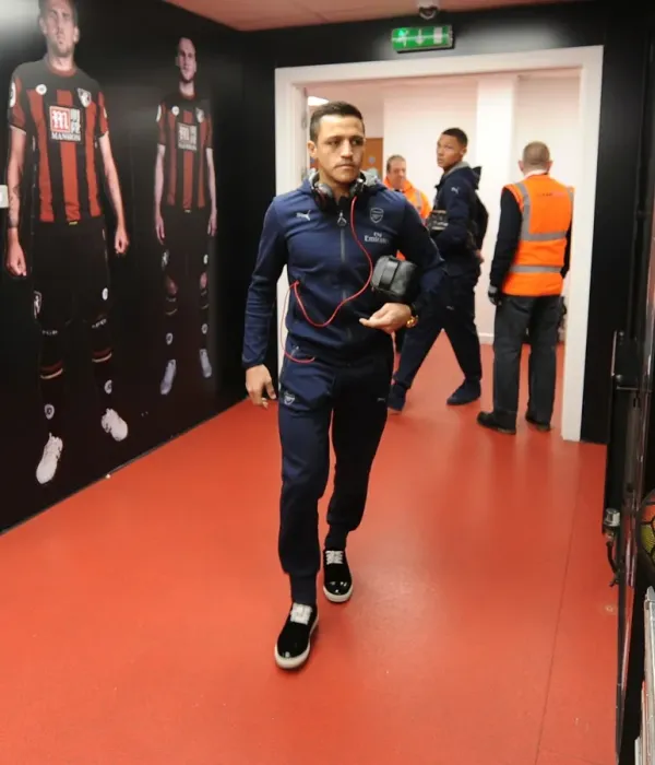 Framed Print : Alexis Sanchez: Focused Before Arsenal's Clash Against Bournemouth (Premier League 2015-16)