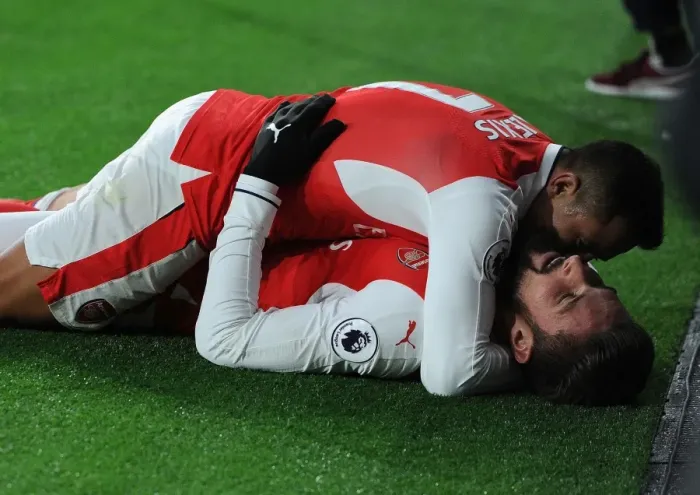 Framed Print : Alexis Sanchez and Olivier Giroud: Celebrating Arsenal's Goals Against AFC Bournemouth