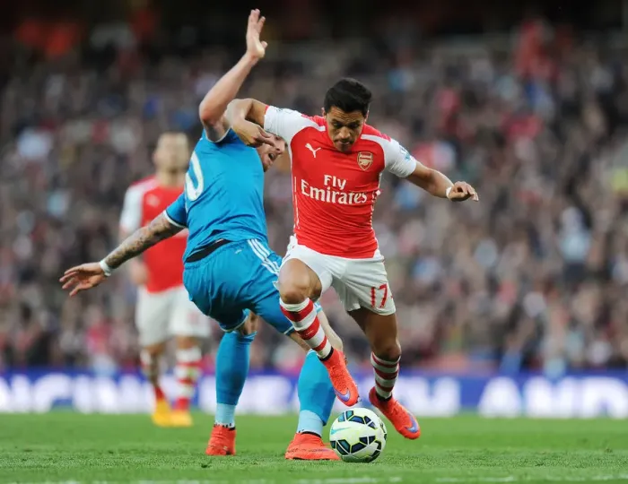 Framed Print : Alexis Sanchez Outsmarts Connor Wickham: Arsenal vs Sunderland, 2014-15 Premier League Framed Print : Alexis Sanchez Outsmarts Connor Wickham: Arsenal vs Sunderland, 2014-15 Premier League
