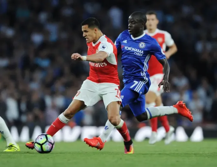 Framed Print : Alexis Sanchez Outsmarts N'Golo Kante: A Pivotal Moment in the 2016-17 Arsenal vs. Chelsea Clash