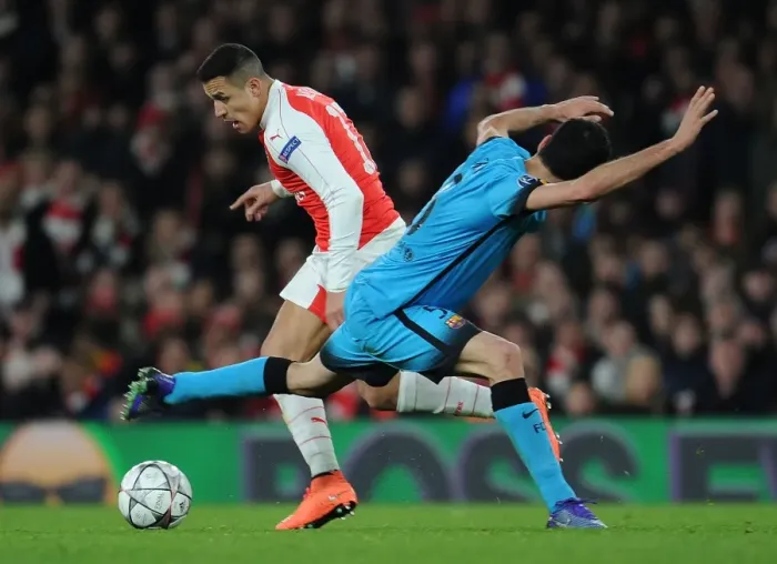 Framed Print : Alexis Sanchez Outsmarts Sergio Busquets: Arsenal's Masterclass Performance vs. Barcelona, 2015 / 16 Champions League Framed Print : Alexis Sanchez Outsmarts Sergio Busquets: Arsenal's Masterclass Performance vs. Barcelona, 2015 / 16 Champions League