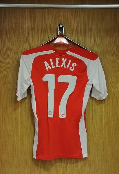 Alexis Sanchez: Pre-Match Ritual in Arsenal's Home Changing Room (Arsenal v Benfica, Emirates Cup 2014)