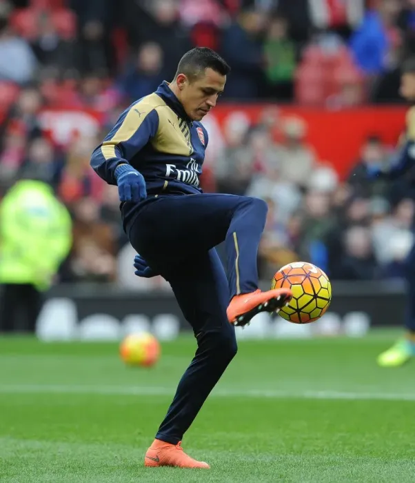 Framed Print : Alexis Sanchez: Preparing for Battle in Manchester United vs. Arsenal, Premier League 2015 / 16
