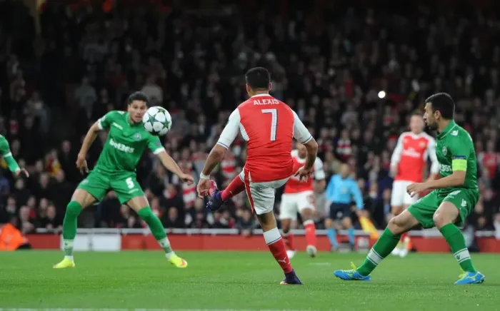 Framed Print : Alexis Sanchez Scores for Arsenal Against Ludogorets Razgrad in 2016-17 UEFA Champions League Framed Print : Alexis Sanchez Scores for Arsenal Against Ludogorets Razgrad in 2016-17 UEFA Champions League