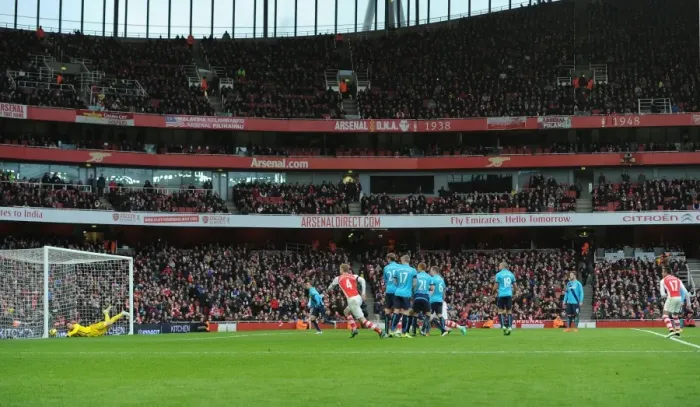 Framed Print : Alexis Sanchez Scores Brace with Free Kick: Arsenal vs Stoke City, Premier League 2014-15 Framed Print : Alexis Sanchez Scores Brace with Free Kick: Arsenal vs Stoke City, Premier League 2014-15