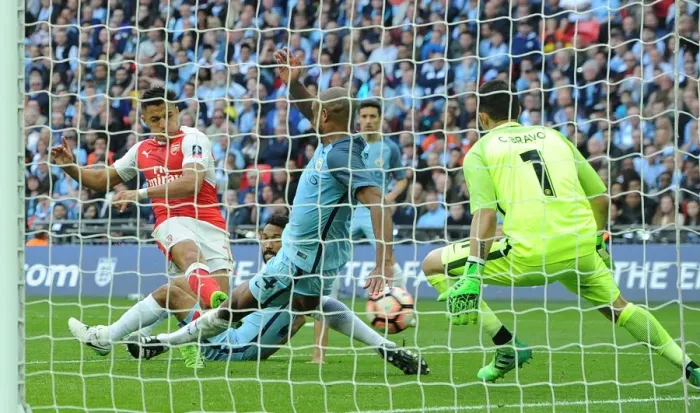 Framed Print : Alexis Sanchez Scores Dramatic Goal: Arsenal vs Manchester City - FA Cup Semi-Final