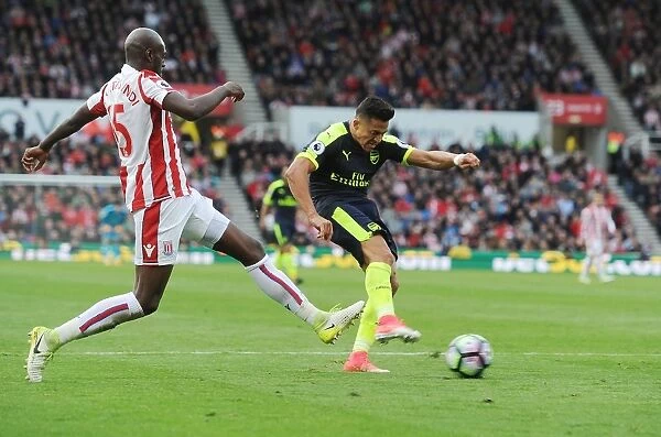 Alexis Sanchez Scores the Third Goal: Stoke City vs. Arsenal, Premier League 2016-17