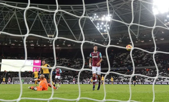 Framed Print : Alexis Sanchez Scores His Hat-trick: West Ham United vs. Arsenal, Premier League 2016-17