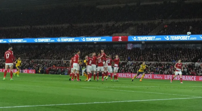 Framed Print : Alexis Sanchez Scores Past Guzan: Middlesbrough vs. Arsenal, Premier League 2016-17 Framed Print : Alexis Sanchez Scores Past Guzan: Middlesbrough vs. Arsenal, Premier League 2016-17