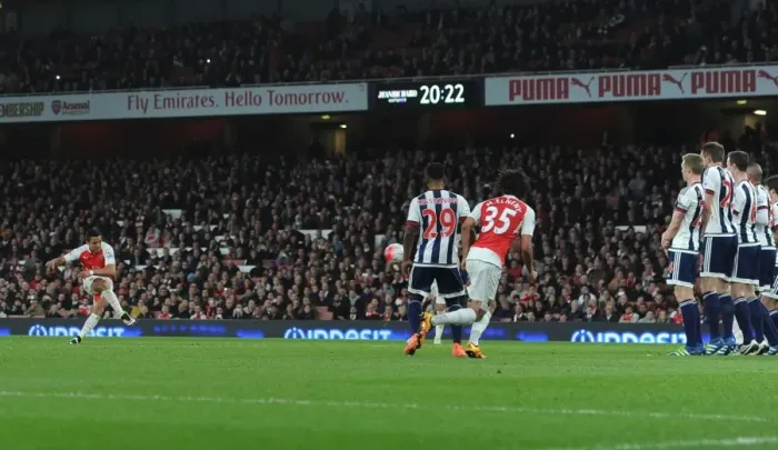 Framed Print : Alexis Sanchez Scores the Second Goal: Arsenal vs. West Bromwich Albion (April 2016)