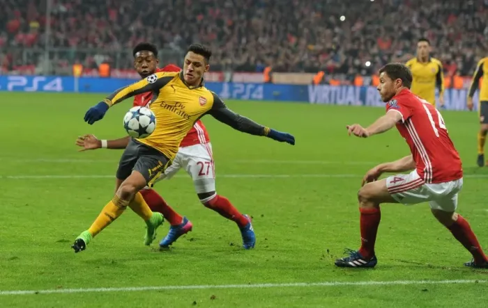 Framed Print : Alexis Sanchez Scores Stunner: Arsenal vs. Bayern Munich, UEFA Champions League Round of 16 - First Leg (2016-17)
