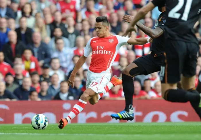 Framed Print : Alexis Sanchez Stuns Hull City: Premier League Goal at Emirates Stadium