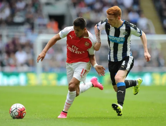 Framed Print : Alexis Sanchez Surges Past Jack Colback: Arsenal's Thrilling Start to the 2015-16 Premier League Season vs Newcastle United