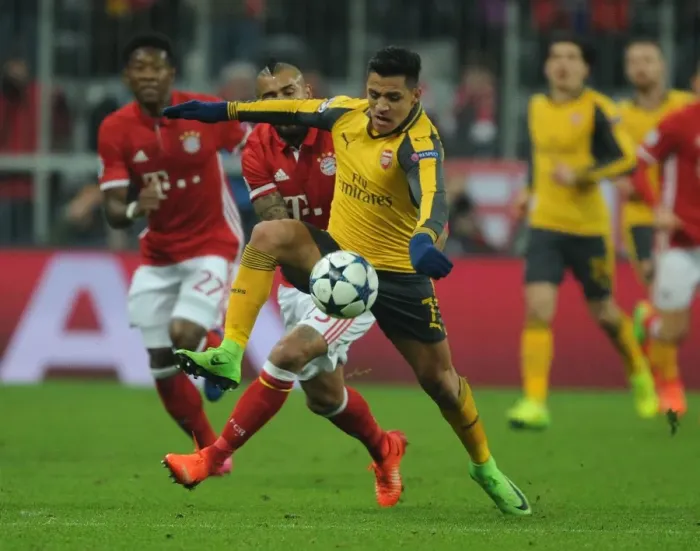 Framed Print : Alexis Sanchez vs. Arturo Vidal: Battle in the UEFA Champions League - Arsenal vs. Bayern Munich (2016-17) Framed Print : Alexis Sanchez vs. Arturo Vidal: Battle in the UEFA Champions League - Arsenal vs. Bayern Munich (2016-17)