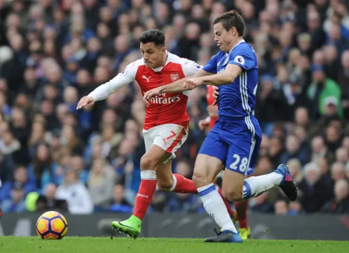 Framed Print : Alexis Sanchez vs Cesar Azpilicueta: Battle at Stamford Bridge - Premier League 2016-17
