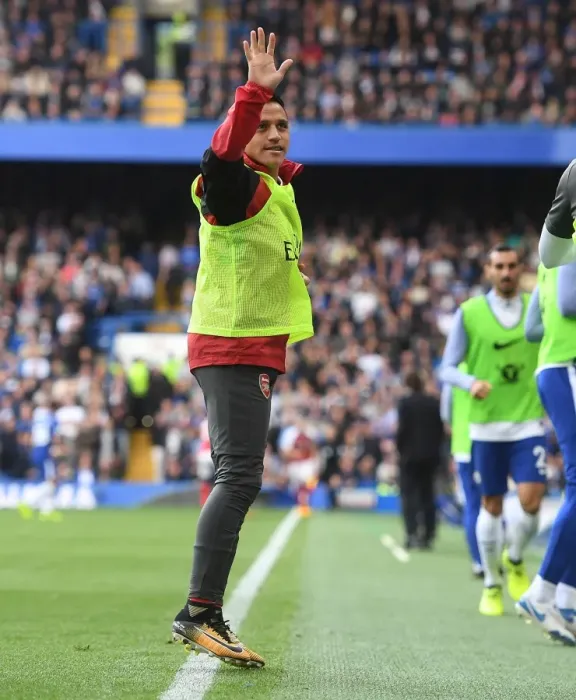 Framed Print : Alexis Sanchez Waves to Arsenal Fans: Chelsea vs Arsenal, Premier League 2017-18