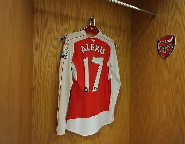 Alexis Sanchez's Abandoned Jersey in Arsenal Dressing Room Before Arsenal vs Chelsea (2015-16)