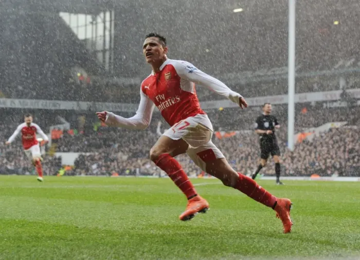 Framed Print : Alexis Sanchez's Brace: Arsenal's Triumph over Tottenham Hotspur in the 2015-16 Premier League