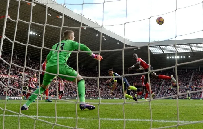 Framed Print : Alexis Sanchez's Dramatic Goal Past Lamine Kone and Jordan Pickford (Sunderland vs Arsenal, 2016-17)