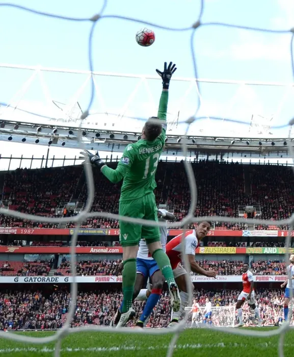 Framed Print : Alexis Sanchez's Dramatic Header: Arsenal's Winning Goal Against Crystal Palace, Premier League 2015-16 Framed Print : Alexis Sanchez's Dramatic Header: Arsenal's Winning Goal Against Crystal Palace, Premier League 2015-16