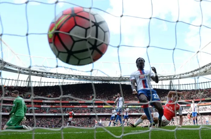 Framed Print : Alexis Sanchez's Dramatic Header: Arsenal's Winning Goal Against Crystal Palace, Premier League 2015-16 Framed Print : Alexis Sanchez's Dramatic Header: Arsenal's Winning Goal Against Crystal Palace, Premier League 2015-16