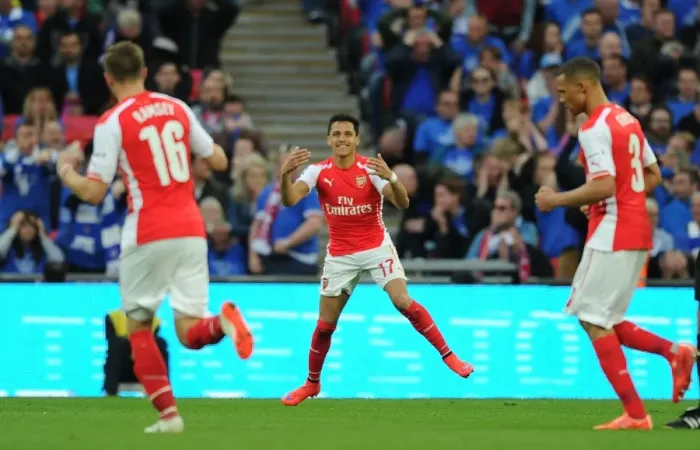 Framed Print : Alexis Sanchez's FA Cup Semi-Final Goal: Arsenal's Triumph over Reading
