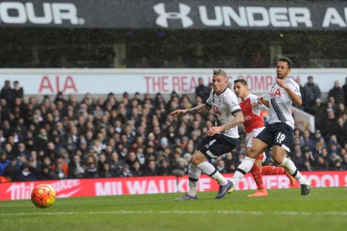 Framed Print : Alexis Sanchez's Pressure-Cooker Goal Against Toby Alderweireld and Mousa Dembele: Tottenham vs Arsenal, Premier League 2015-16 Framed Print : Alexis Sanchez's Pressure-Cooker Goal Against Toby Alderweireld and Mousa Dembele: Tottenham vs Arsenal, Premier League 2015-16