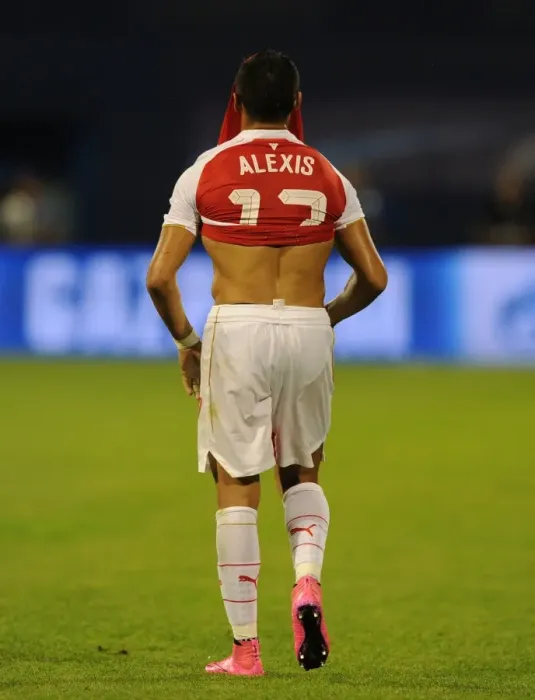 Framed Print : Alexis Sanchez's Standout Performance for Arsenal vs. Dinamo Zagreb in the 2015-16 UEFA Champions League