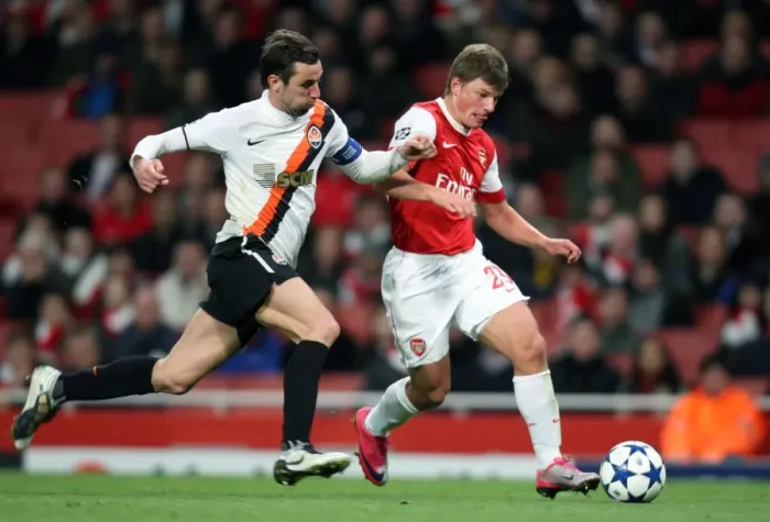 Framed Print : Andrey Arshavin (Arsenal) Darijo Srna (Shaktar). Arsenal 5: 1 Shaktar Donetsk Framed Print : Andrey Arshavin (Arsenal) Darijo Srna (Shaktar). Arsenal 5: 1 Shaktar Donetsk