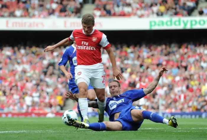 Framed Print : Andrey Arshavin (Arsenal) Gretar Steinsson (Bolton). Arsenal 4: 1 Blackburn Rovers Framed Print : Andrey Arshavin (Arsenal) Gretar Steinsson (Bolton). Arsenal 4: 1 Blackburn Rovers