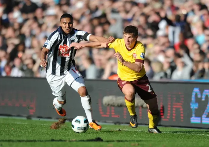 Framed Print : Andrey Arshavin (Arsenal) Jerome Thomas (WBA). West Bromwich Albion 2: 2 Arsenal Framed Print : Andrey Arshavin (Arsenal) Jerome Thomas (WBA). West Bromwich Albion 2: 2 Arsenal