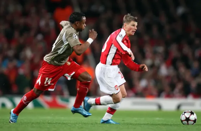 Framed Print : Andrey Arshavin (Arsenal) Landry Mulemo (Liege)