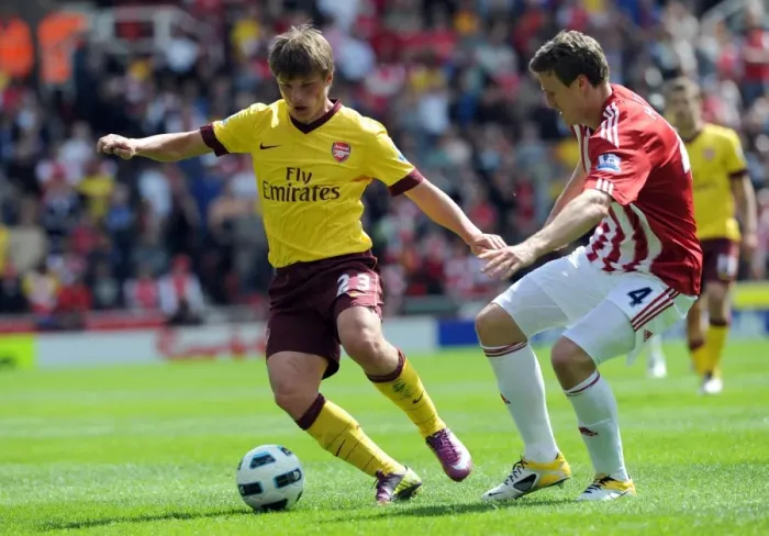 Framed Print : Andrey Arshavin (Arsenal) Robert Huth (Stoke). Stoke City 3: 1 Arsenal. Barclays Premier League Framed Print : Andrey Arshavin (Arsenal) Robert Huth (Stoke). Stoke City 3: 1 Arsenal. Barclays Premier League