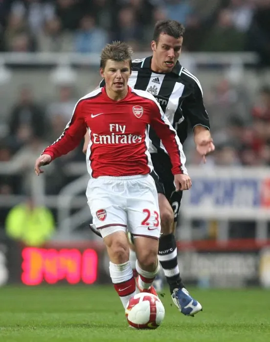 Framed Print : Andrey Arshavin (Arsenal) Steven Taylor (Newcastle)