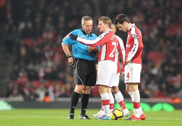 Andrey Arshavin (Arsenal) talks to referee Alan Wiley. Arsenal 4: 2 Bolton Wanderers