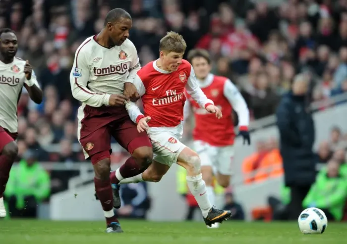 Framed Print : Andrey Arshavin (Arsenal) Titus Bramble (Sunderland). Arsenal 0: 0 Sunderland