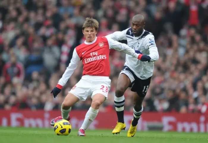 Framed Print : Andrey Arshavin (Arsenal) William Gallas (Tottenham). Arsenal 2: 3 Tottenham Hotspur