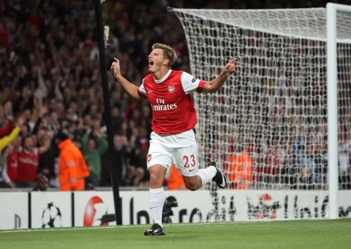 Framed Print : Andrey Arshavin celebrates scoring Arsenals 2nd goal. Arsenal 6: 0 SC Braga