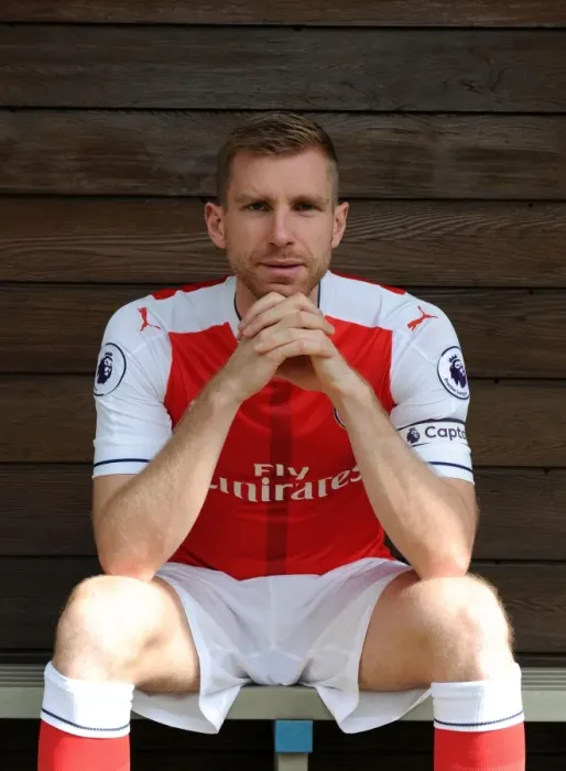 Framed Print : Arsenal 1st Team Squad: Per Mertesacker at 2016-17 Photocall