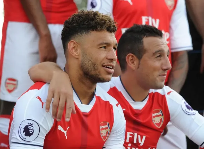 Framed Print : Arsenal 1st Team Squad: Oxlade-Chamberlain and Cazorla, 2016-17 Season