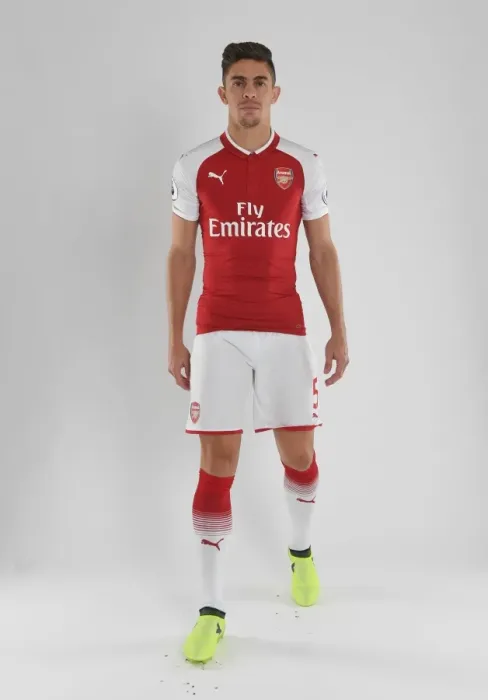 Framed Print : Arsenal 2017-18 Team Photo: A Portrait of Gabriel