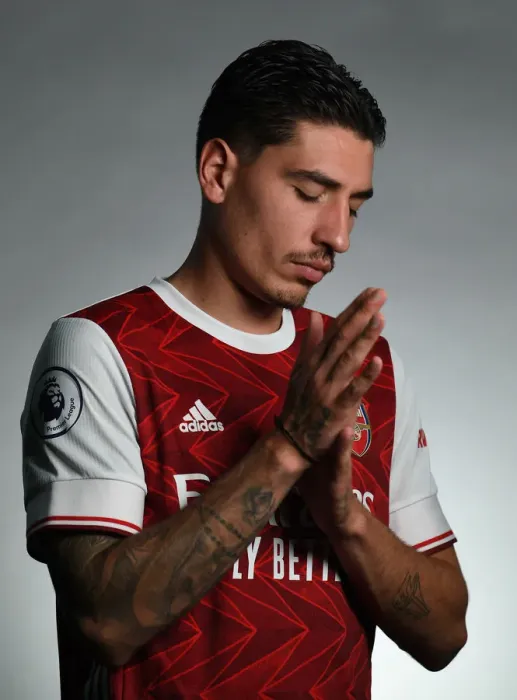 Framed Print : Arsenal 2020-21: Hector Bellerin at First Team Photocall Framed Print : Arsenal 2020-21: Hector Bellerin at First Team Photocall