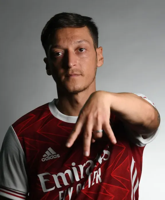 Framed Print : Arsenal 2020-21: Mesut Ozil at First Team Photocall