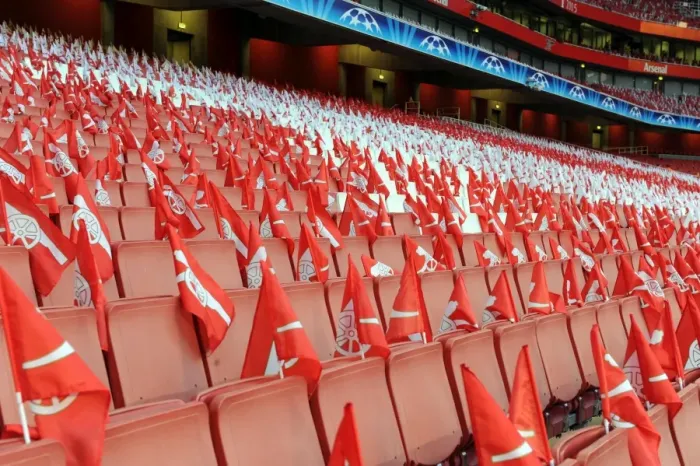 Framed Print : Arsenal 2:1 Barcelona - Emirates Stadium, UEFA Champions League: Fans Tribute Framed Print : Arsenal 2:1 Barcelona - Emirates Stadium, UEFA Champions League: Fans Tribute