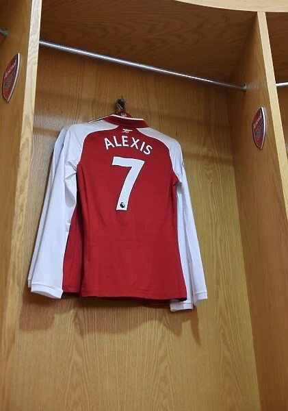 Arsenal: Alexis Sanchez's Empty Jersey in the Changing Room Before Arsenal vs Huddersfield Town