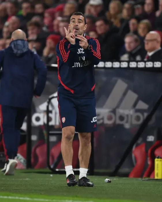 Framed Print : Arsenal Assistant Coach Juan Carlos Carcedo at Sheffield United vs Arsenal (2019-20) Framed Print : Arsenal Assistant Coach Juan Carlos Carcedo at Sheffield United vs Arsenal (2019-20)