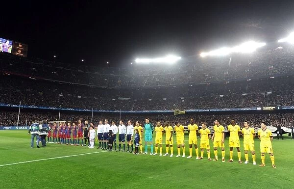 The Arsenal and Barcelona teams line up before the match. Barcelona 3: 1 Arsenal